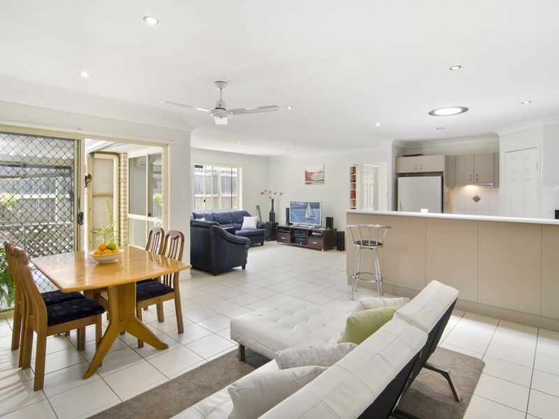 10 Debbie Way, Nerang QLD 4211