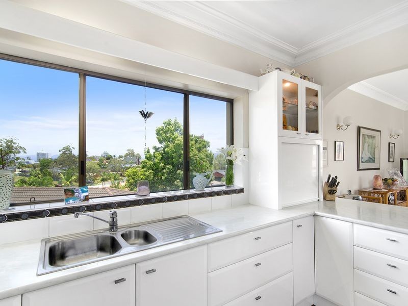 15 Milbong Terrace, Ashmore QLD 4214