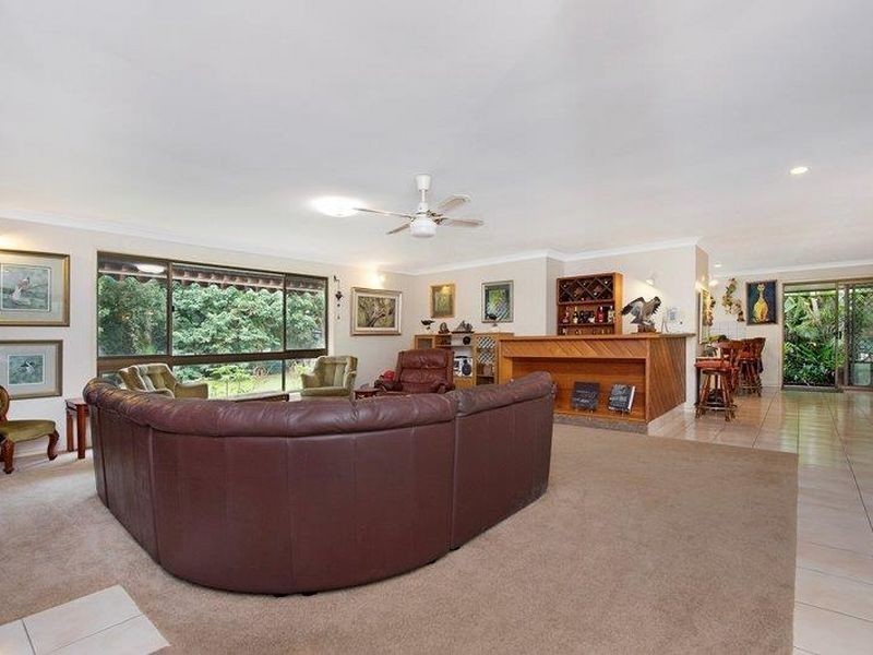 2 Braeside Crescent, Maudsland QLD 4210