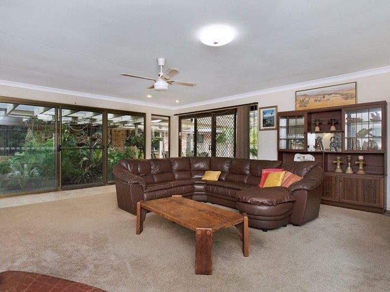 2 Braeside Crescent, Maudsland QLD 4210