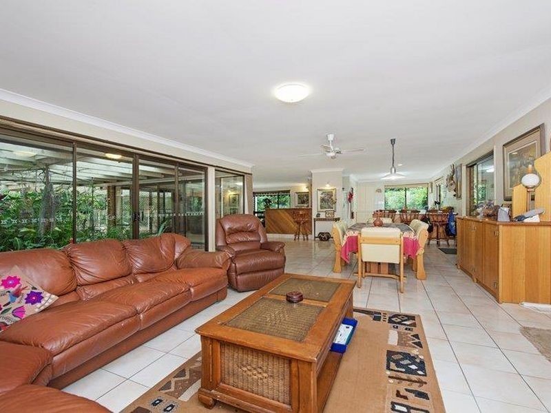 2 Braeside Crescent, Maudsland QLD 4210