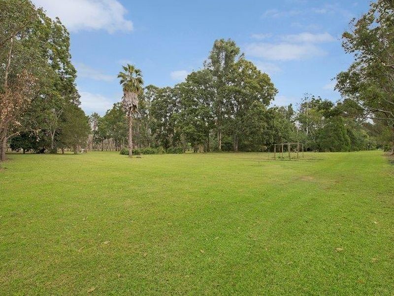 2 Braeside Crescent, Maudsland QLD 4210