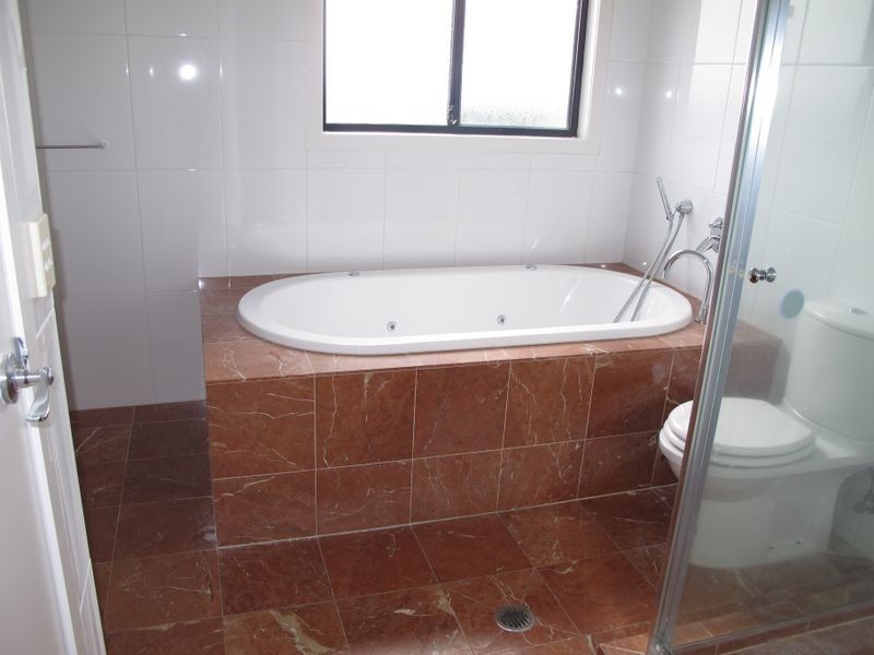 5a Rivage Place, Highland Park QLD 4211