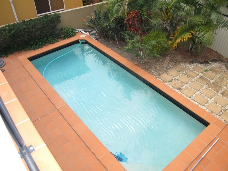 5a Rivage Place, Highland Park QLD 4211