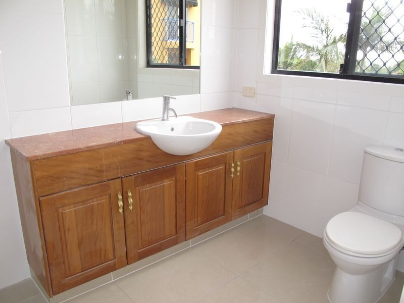 5a Rivage Place, Highland Park QLD 4211