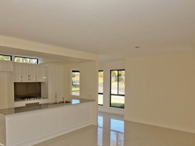 1/24 Alison Road, Carrara QLD 4211