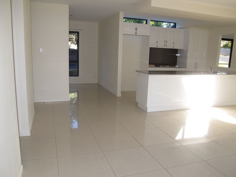 1/24 Alison Road, Carrara QLD 4211