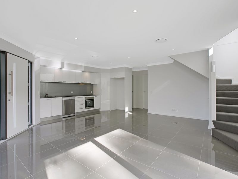 2/56 Nerang-Broadbeach Road, Nerang QLD 4211