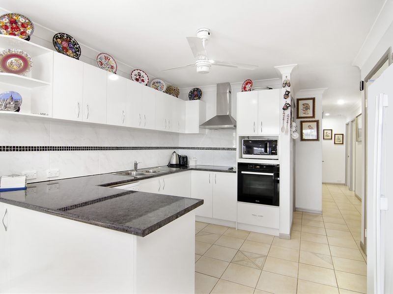 6 Wirraway Place, Worongary QLD 4213