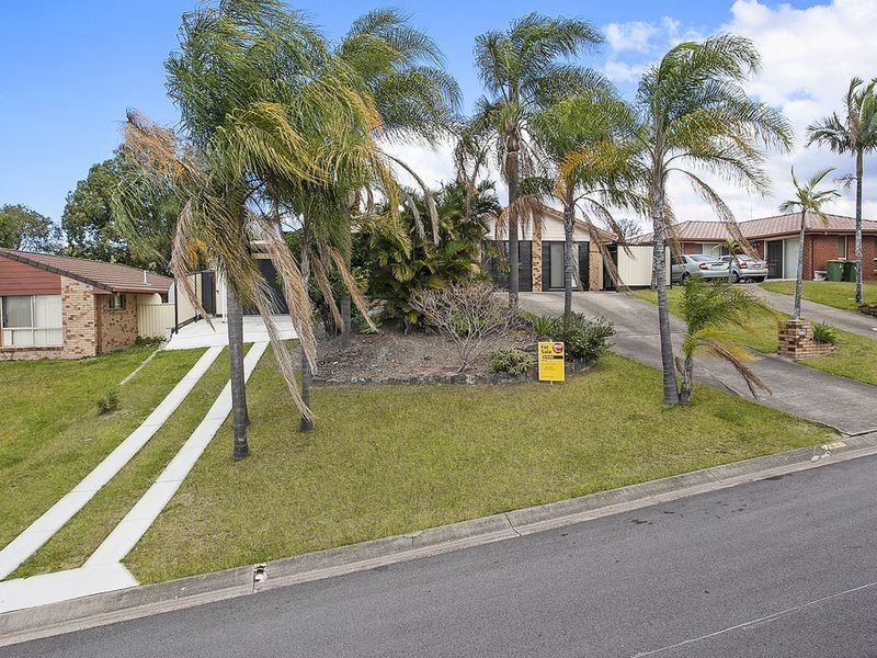 6 Leesa Court, Highland Park QLD 4211