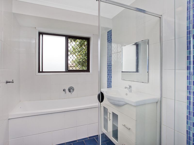 4 Cozens Way, Highland Park QLD 4211