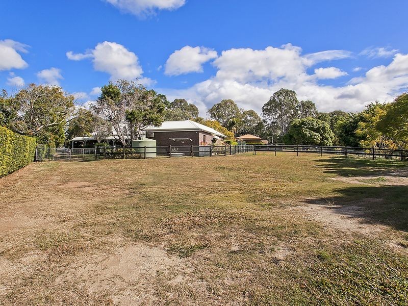 11 Oak Street, Nerang QLD 4211