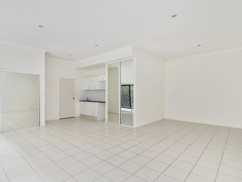 26/2 Ridgeline Way, Highland Park QLD 4211