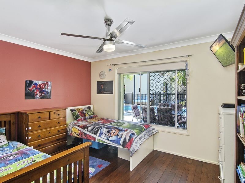 4 Winani Drive, Ashmore QLD 4214