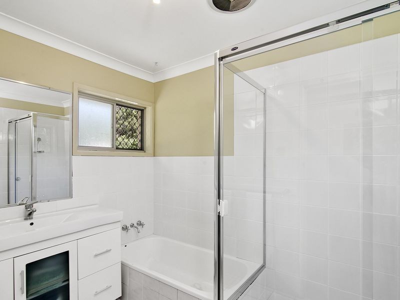 4 Winani Drive, Ashmore QLD 4214