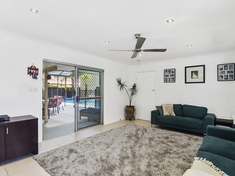 4 Winani Drive, Ashmore QLD 4214