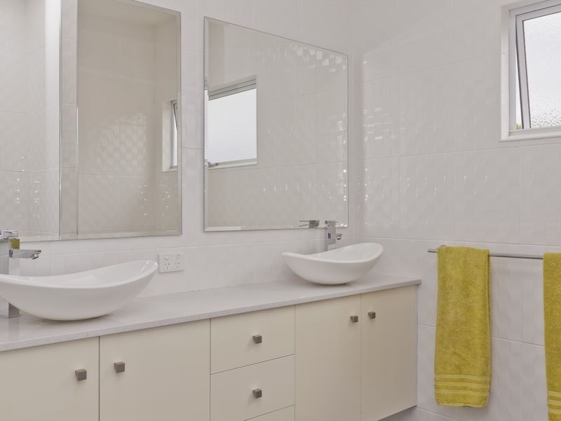 16B Darel Drive, Ashmore QLD 4214