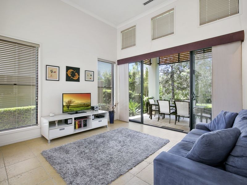 2012/1 The Vistas Drive, Carrara QLD 4211