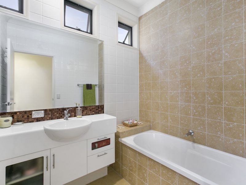 2012/1 The Vistas Drive, Carrara QLD 4211