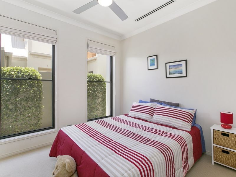 2012/1 The Vistas Drive, Carrara QLD 4211