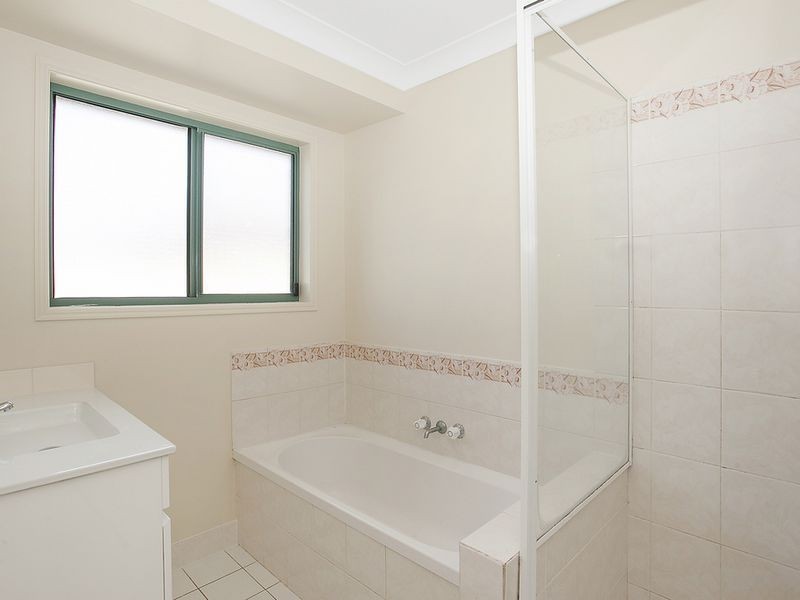31 Glengarry Close, Highland Park QLD 4211