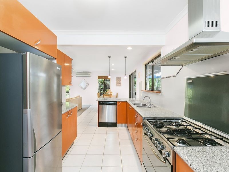18 Alexander Drive, Highland Park QLD 4211