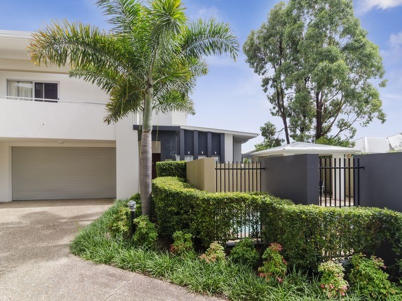 2/10 Valbonne Avenue, Varsity Lakes QLD 4227