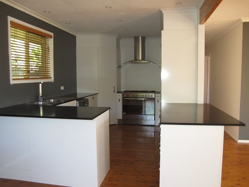 17 Paradise Street, Nerang QLD 4211