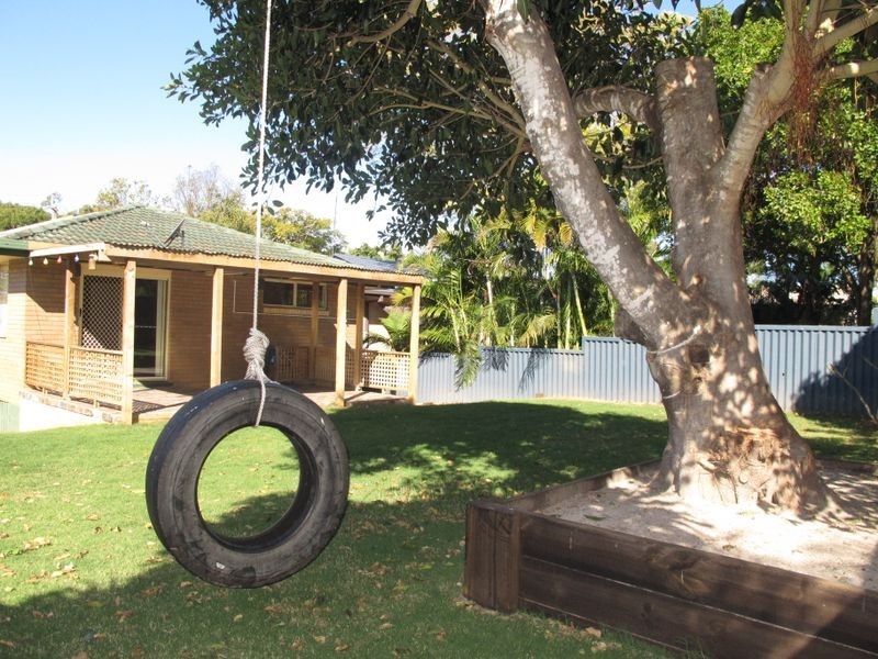 17 Paradise Street, Nerang QLD 4211