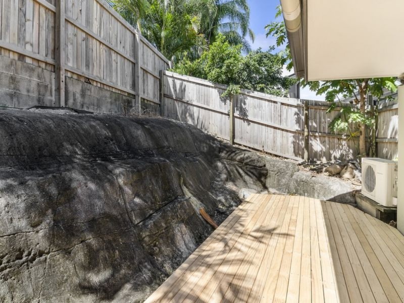 2/24 Alison Road, Carrara QLD 4211