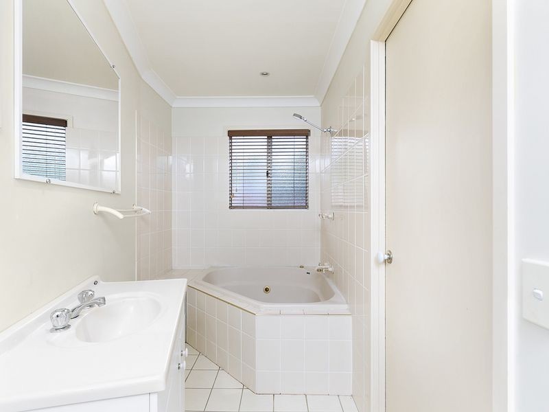 23 Jabiluka Drive, Highland Park QLD 4211