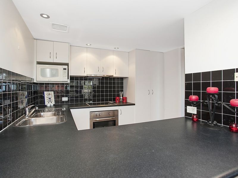 14/11 Balfour Crescent, Highland Park QLD 4211