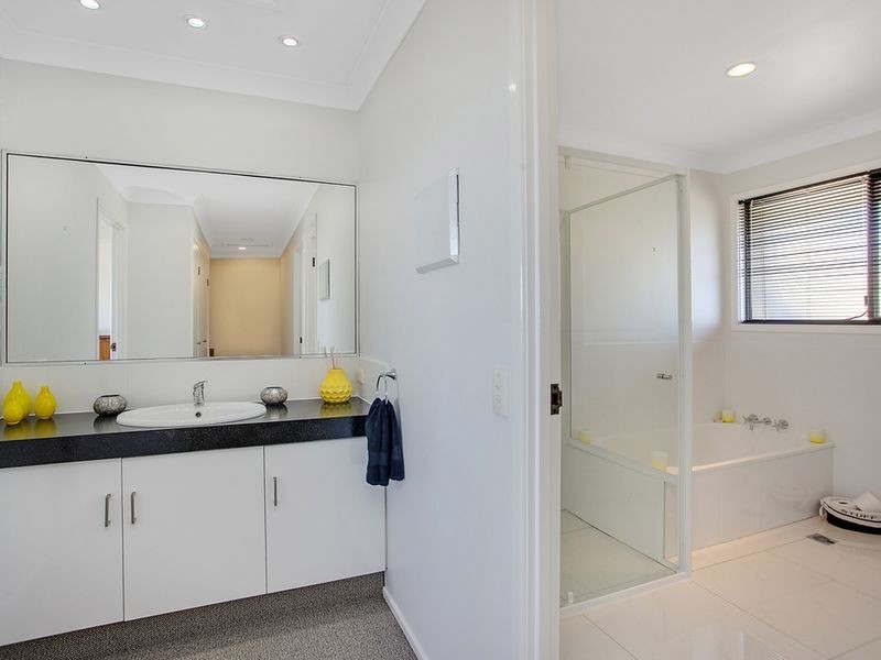 14/11 Balfour Crescent, Highland Park QLD 4211