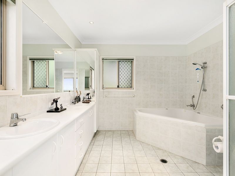 59 Armstrong Way, Highland Park QLD 4211