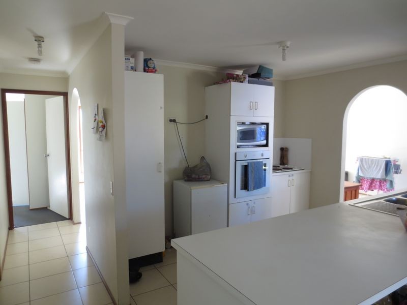 4 Leesa Court, Highland Park QLD 4211