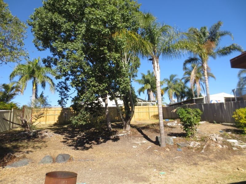 4 Leesa Court, Highland Park QLD 4211