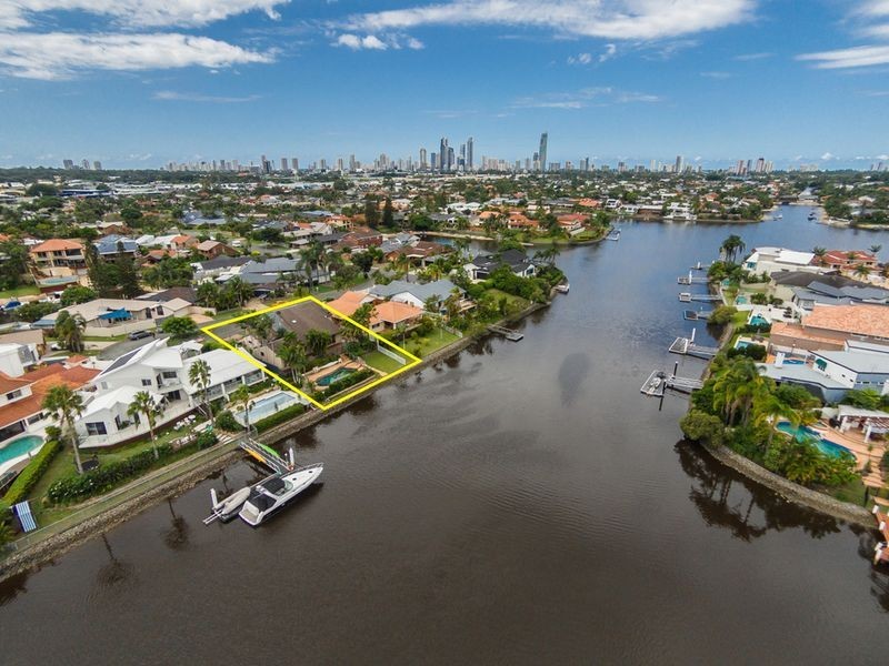 6 Moray Court, Benowa QLD 4217