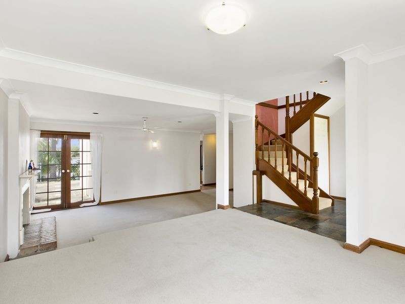 6 Moray Court, Benowa QLD 4217