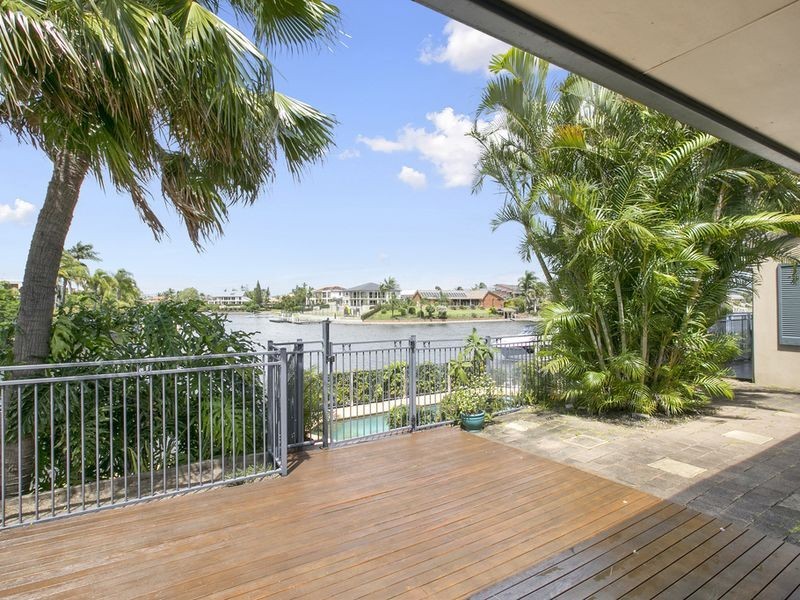 6 Moray Court, Benowa QLD 4217