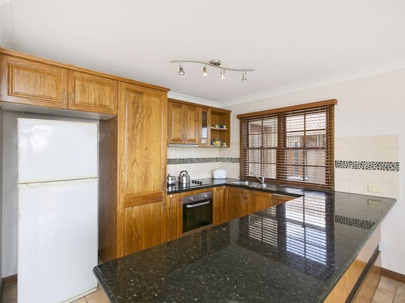 6 Moray Court, Benowa QLD 4217