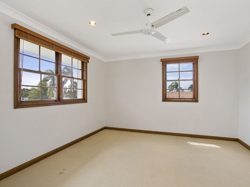 6 Moray Court, Benowa QLD 4217