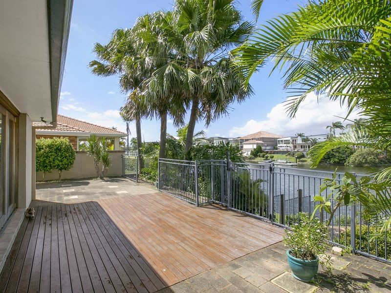 6 Moray Court, Benowa QLD 4217