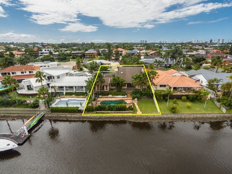 6 Moray Court, Benowa QLD 4217