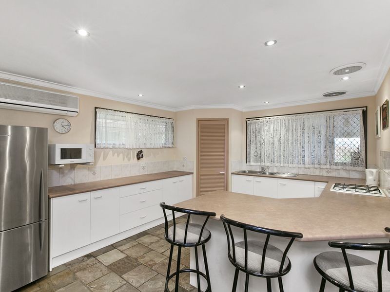 17 Josephine Terrace, Highland Park QLD 4211