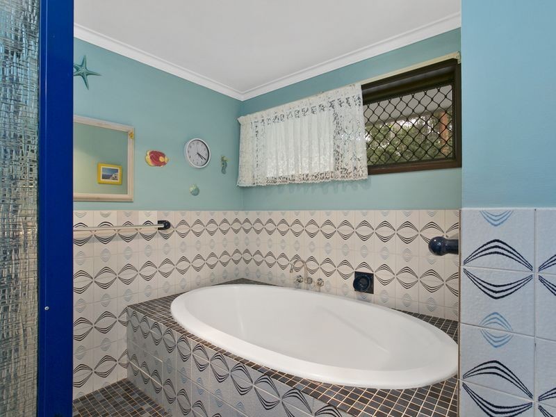 17 Josephine Terrace, Highland Park QLD 4211