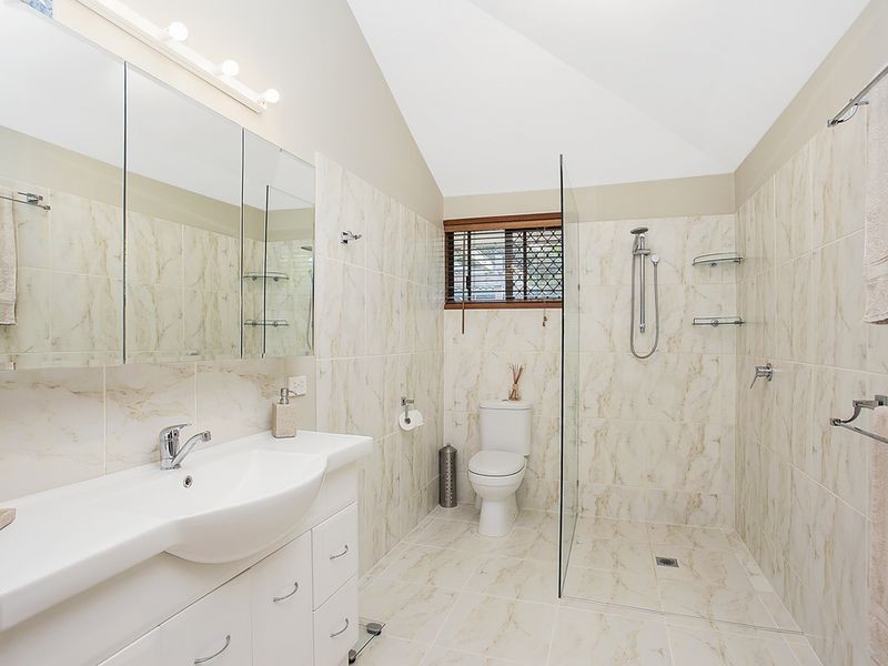 64 Nerang River Drive, Nerang QLD 4211