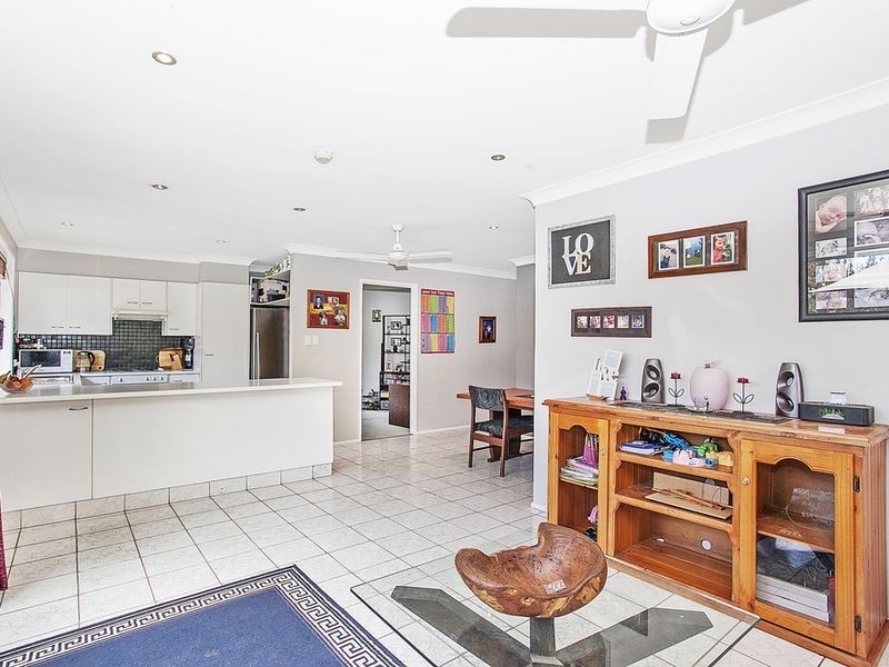 6 Guthrie Parade, Carrara QLD 4211