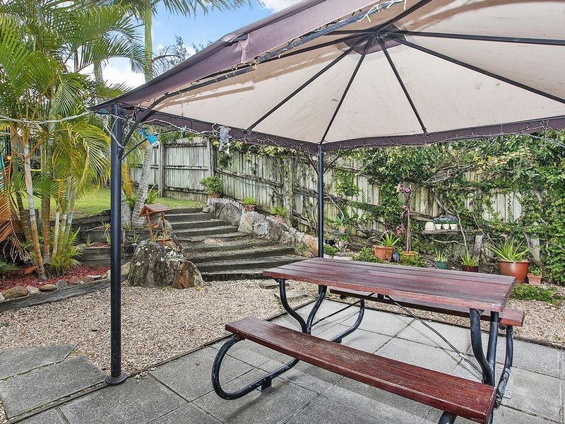 6 Guthrie Parade, Carrara QLD 4211