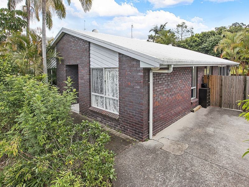 6 Guthrie Parade, Carrara QLD 4211