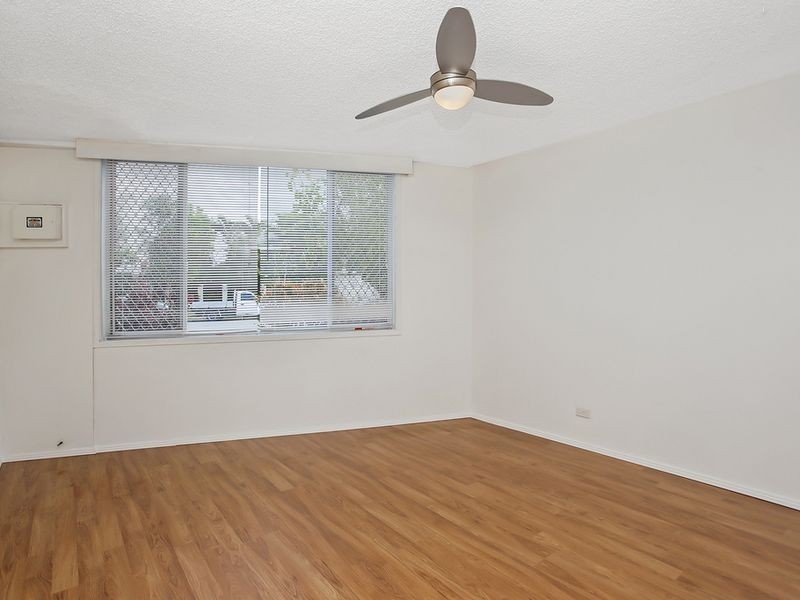 2/260 Stanhill Drive, Surfers Paradise QLD 4217